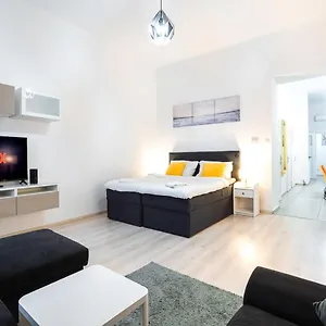 Spacious Premium By Buda Castle District Apartament